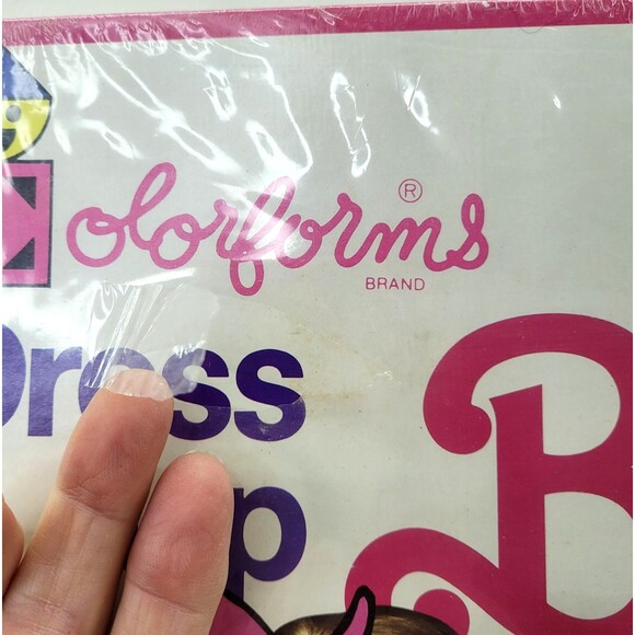 Vintage Barbie COLORFORMS Dress Up Game - New Sealed Original Packaging! Ages 3+ - Picture 6 of 9